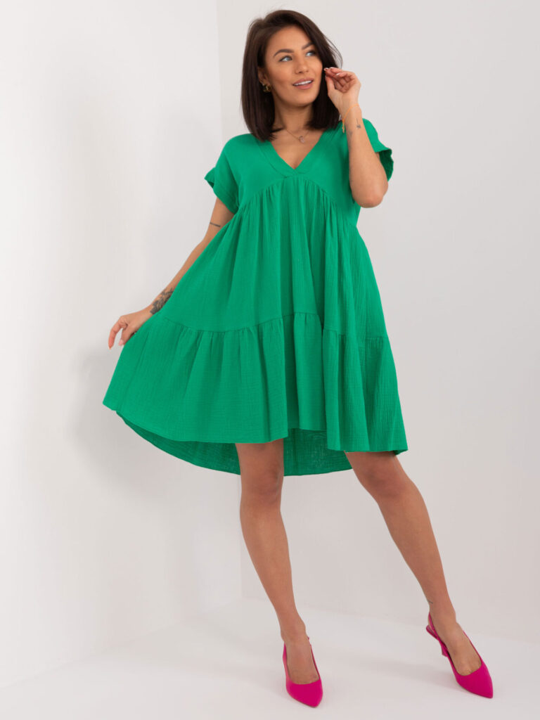 zelené mušelínové šaty krátke